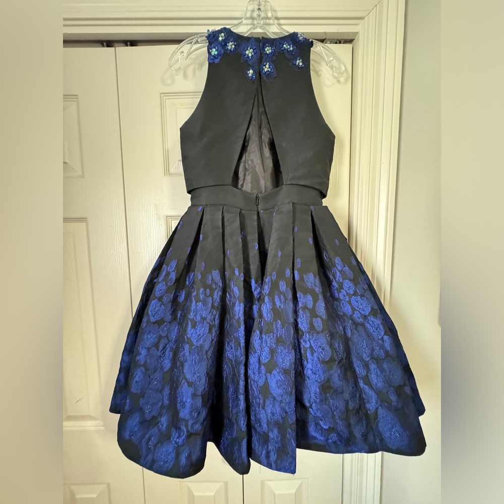 Sherri Hill Size 4 Black and Blue Cocktail Dress - Picture 3 of 4